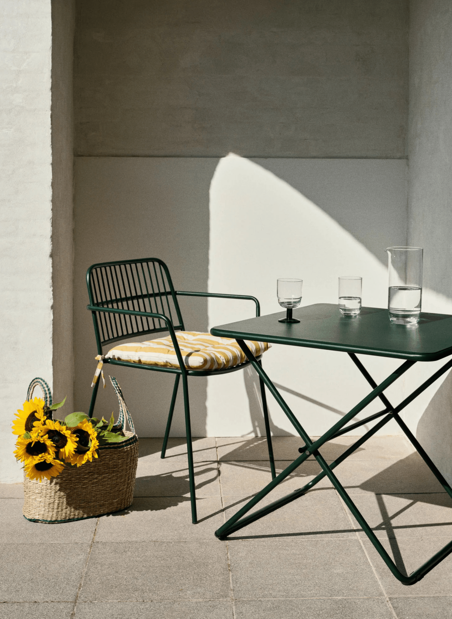 Broste Copenhagen Gartentisch Eden Grün 70cm - hei - kju