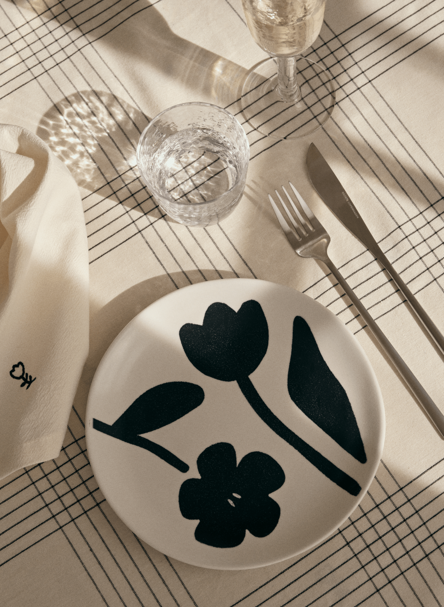 Broste Copenhagen Mundgeblasene Trinkgläser Hammered, 4er - Set - hei - kju