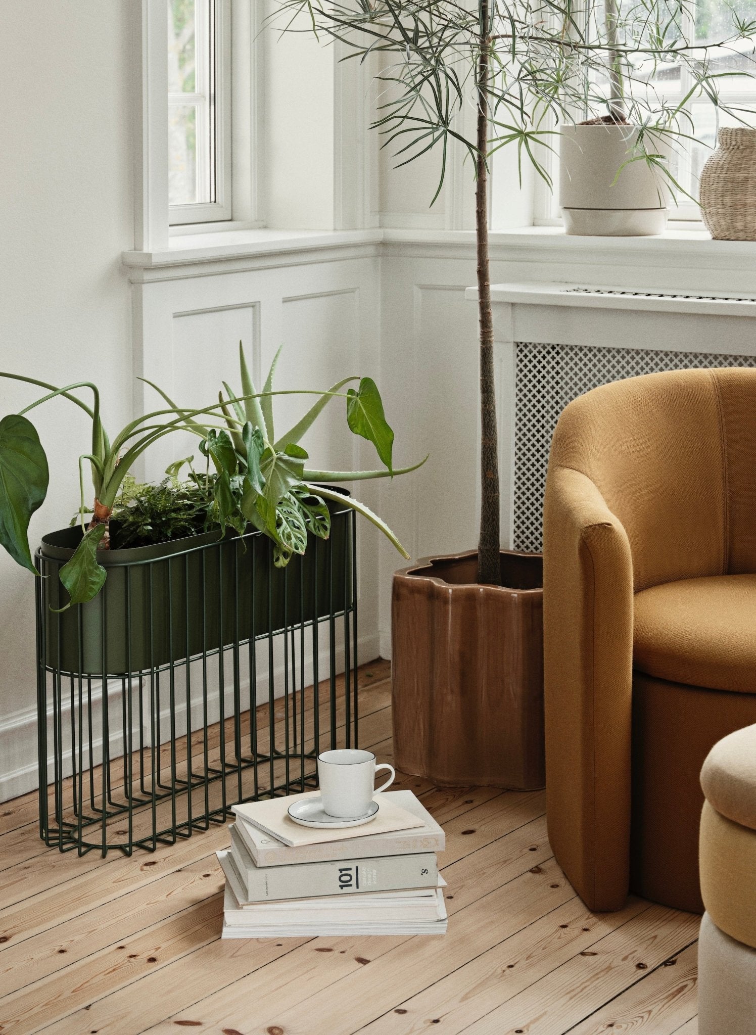 Broste Copenhagen Ständer mit Übertopf Fenja - hei - kju