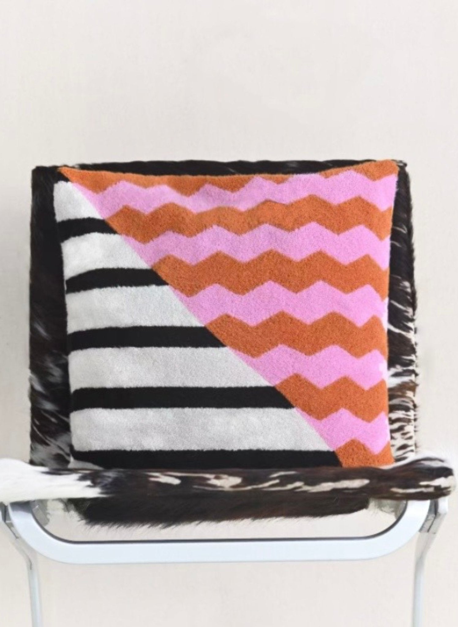 Casa Rolio Handgetuftetes Dekokissen - hei - kju