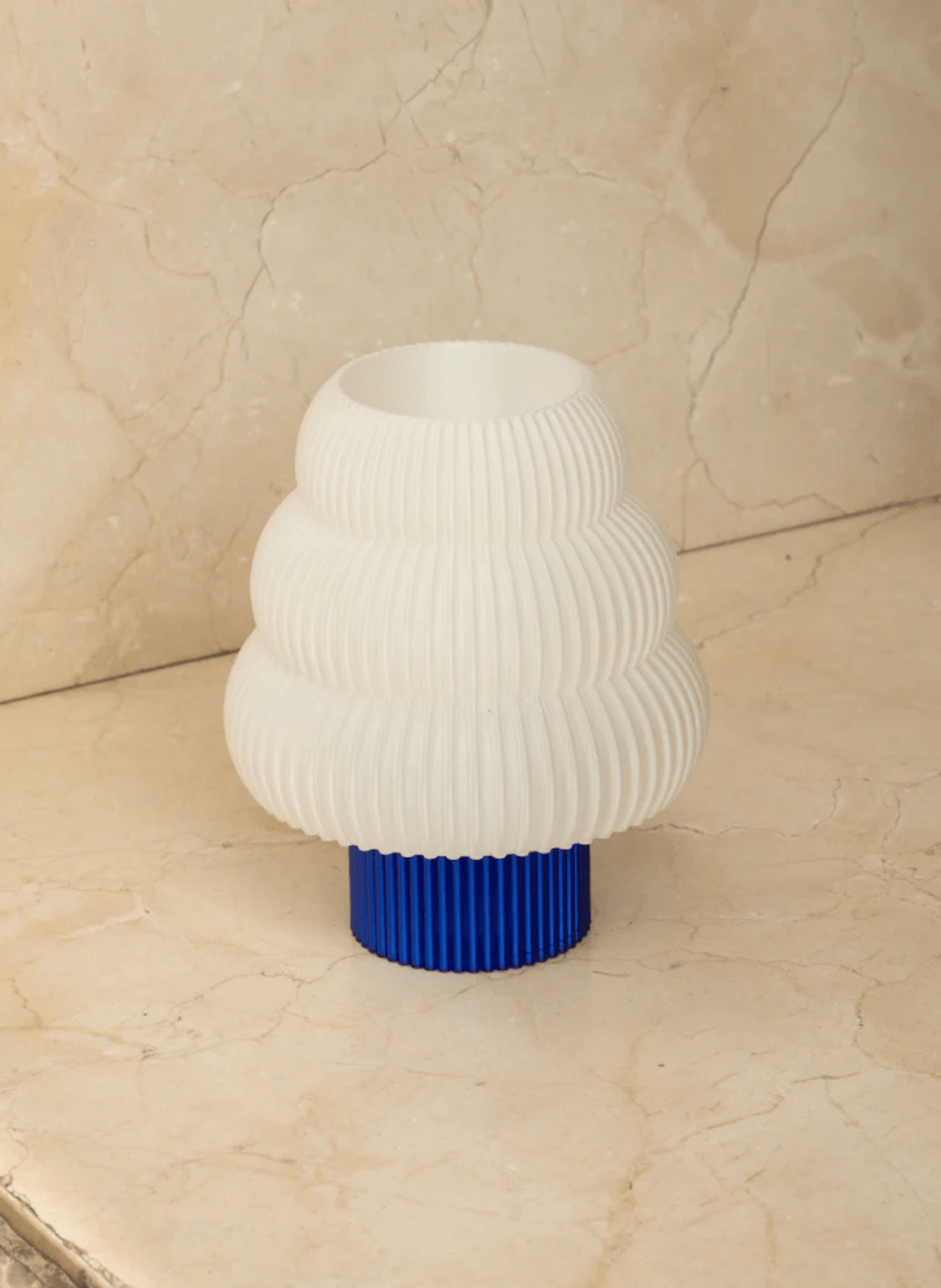 Mola Studio Tischlampe Luma Cobalt - hei - kju