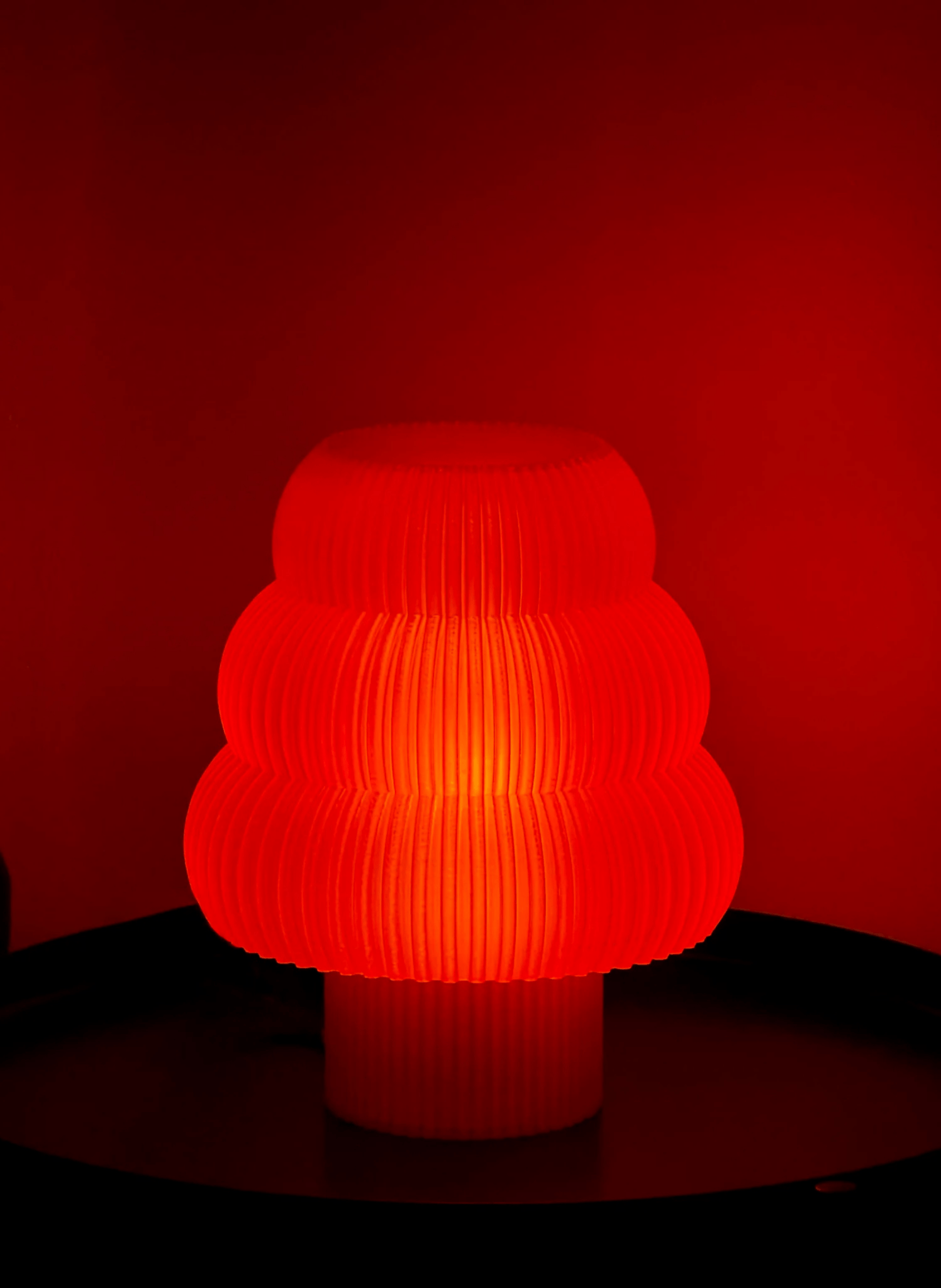 Mola Studio Tischlampe Luma Rot - hei - kju