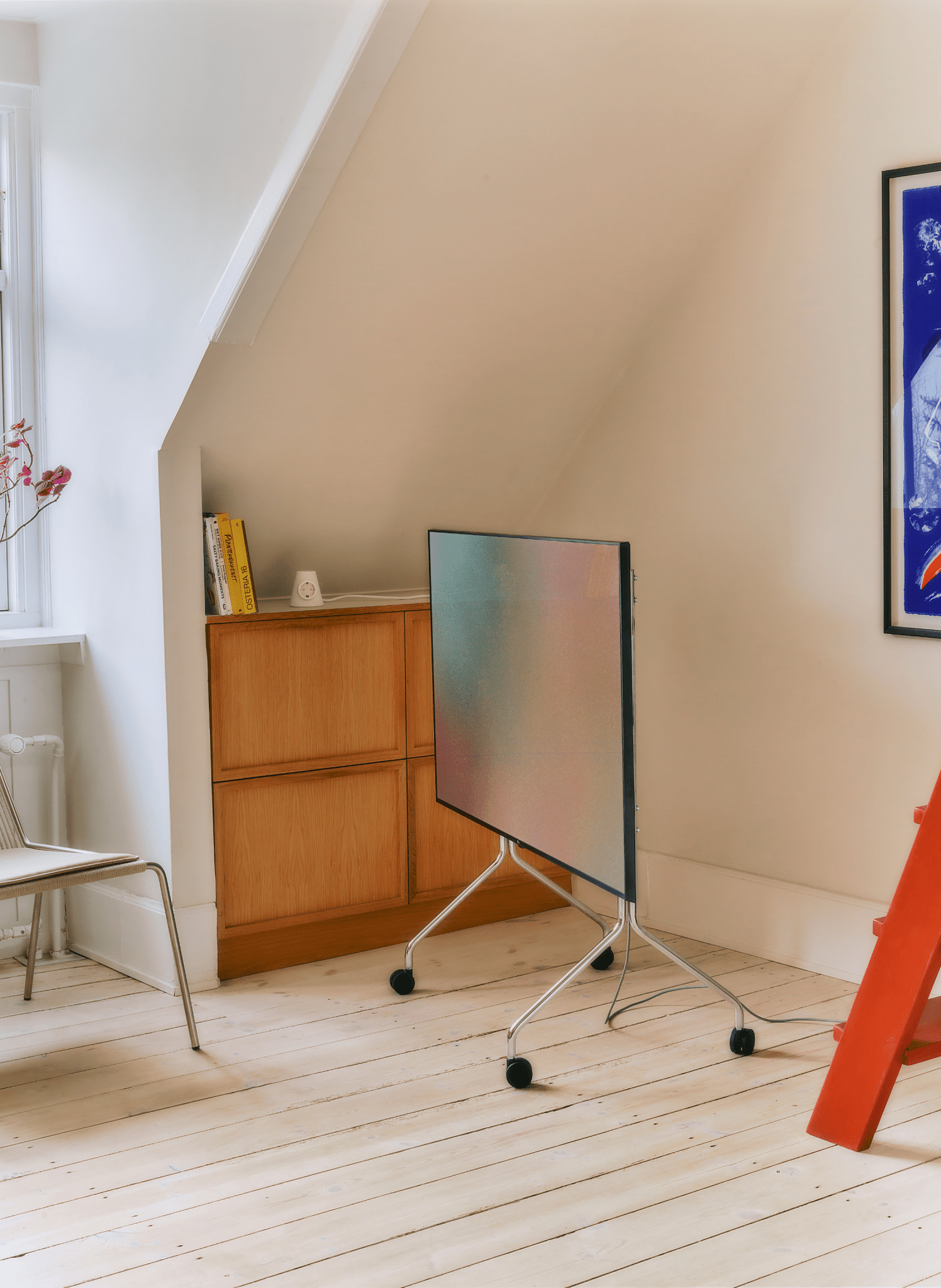 Pedestal Moon Rollin' TV Ständer 40 - 70 Zoll Chrome - hei - kju