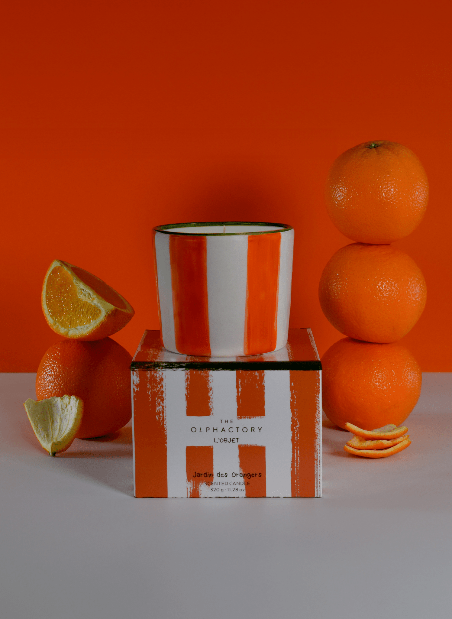 THE OLPHACTORY Duftkerze Jardin des Orangers – Orange gestreift im Keramikgefäß - hei - kju