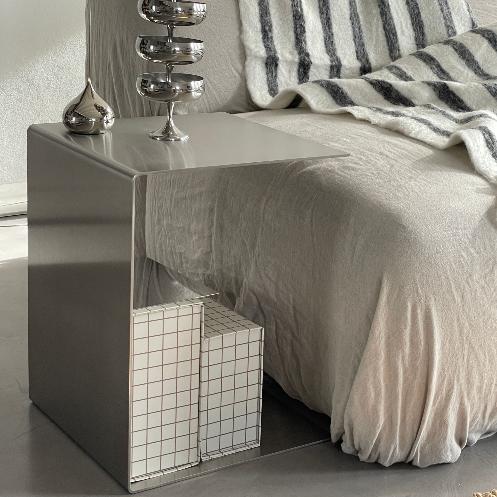 Mo Interiors Beistelltisch Gebürsteter Edelstahl - hei - kju