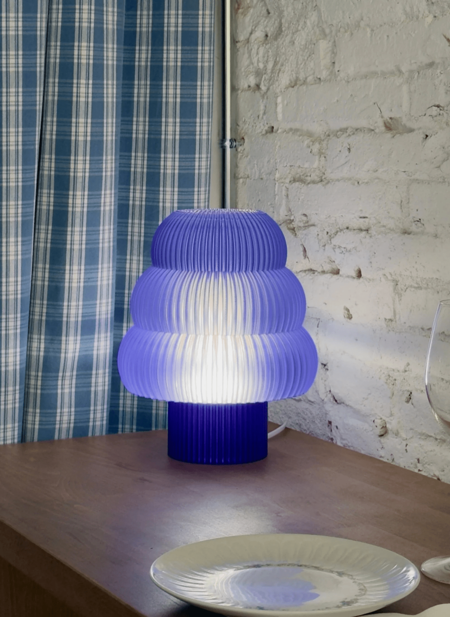 Mola Studio Tischlampe Luma Blau - hei - kju