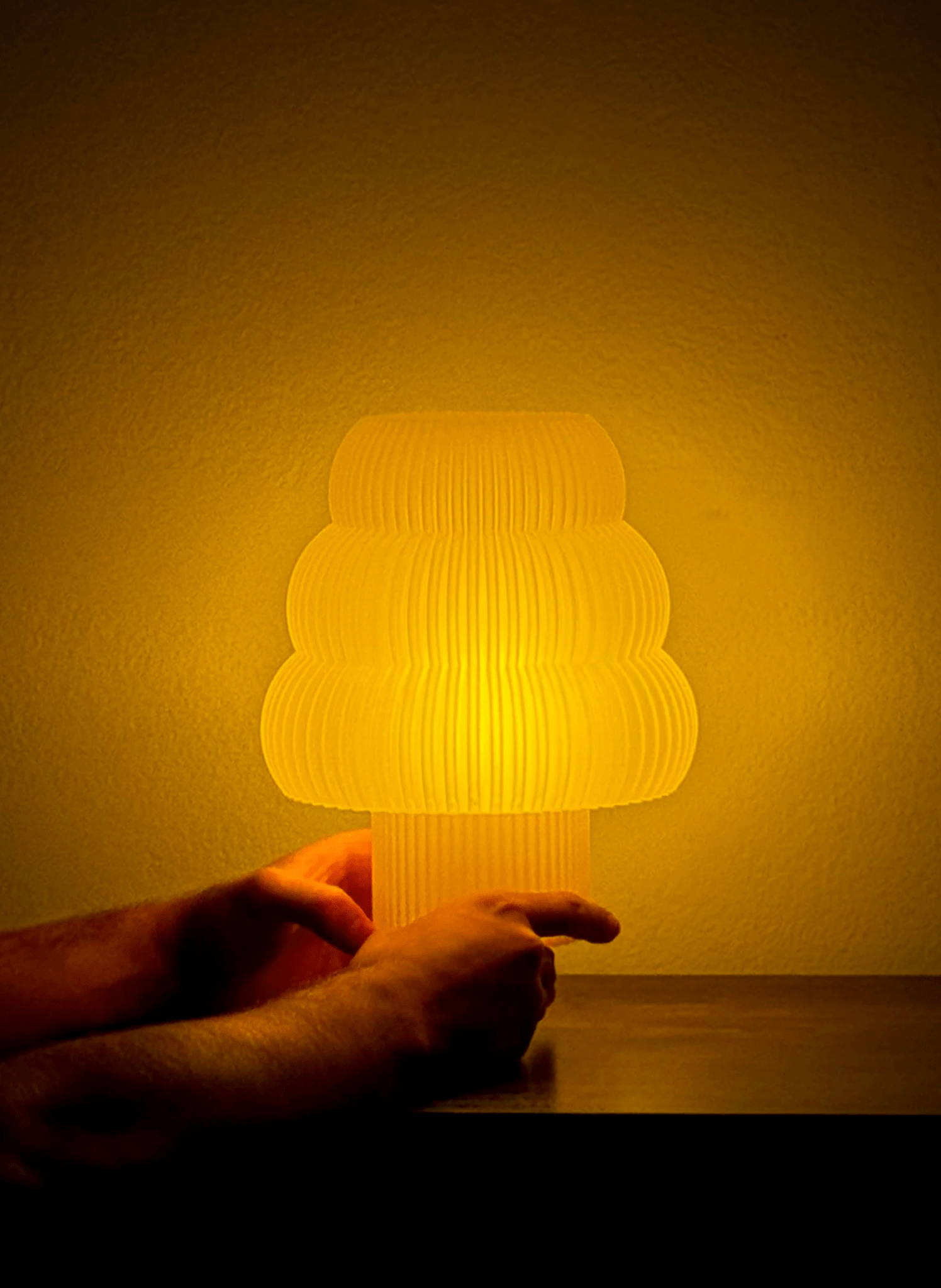 Mola Studio Tischlampe Luma Gelb - hei - kju